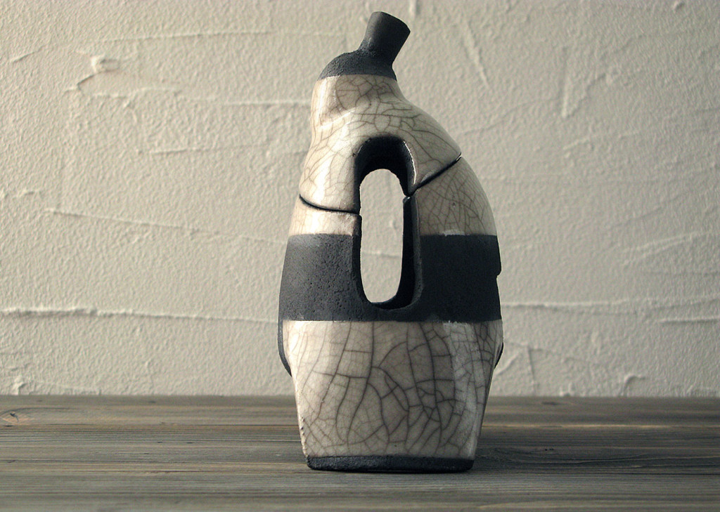 Sumo lantern side view - Dgsign Pottery