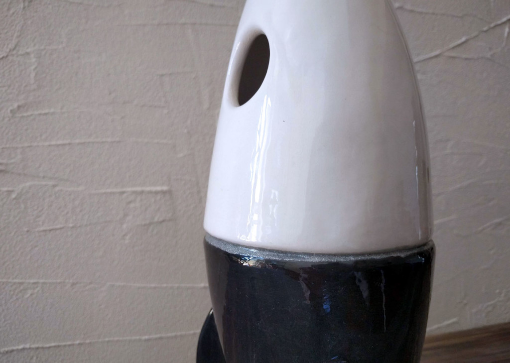 img_Pottery-vintage-toy-rocket-closeUp
